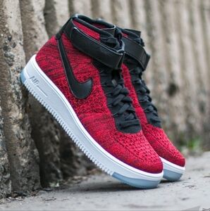 Nike Men's Air Force 1 Ultra Flyknit Mid 9.5 University Red